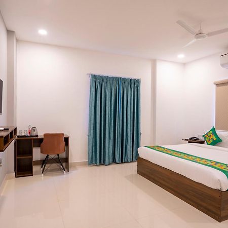 Treebo De Alphabet Gachibowli Otel Haydarabad Dış mekan fotoğraf