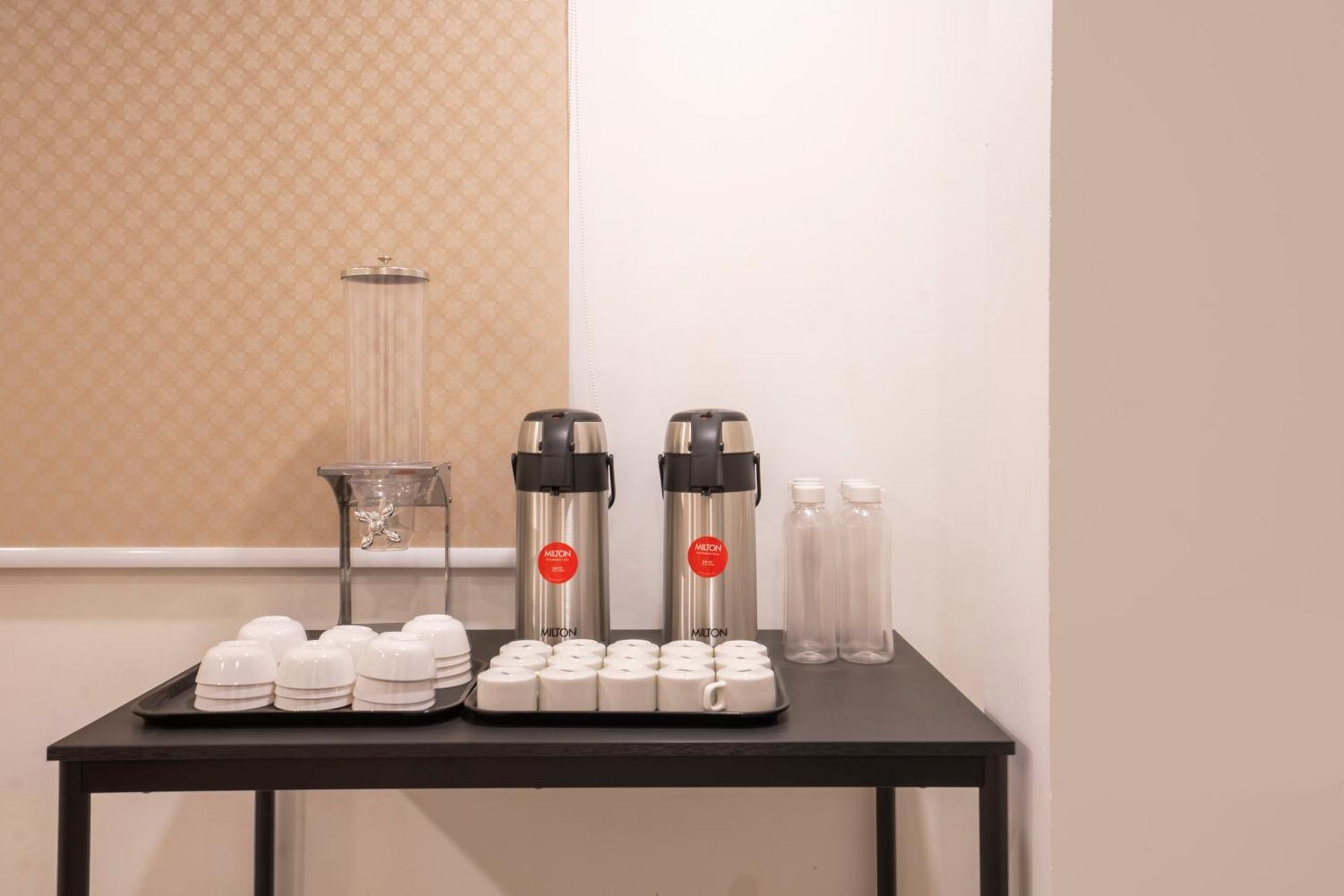 Treebo De Alphabet Gachibowli Otel Haydarabad Dış mekan fotoğraf