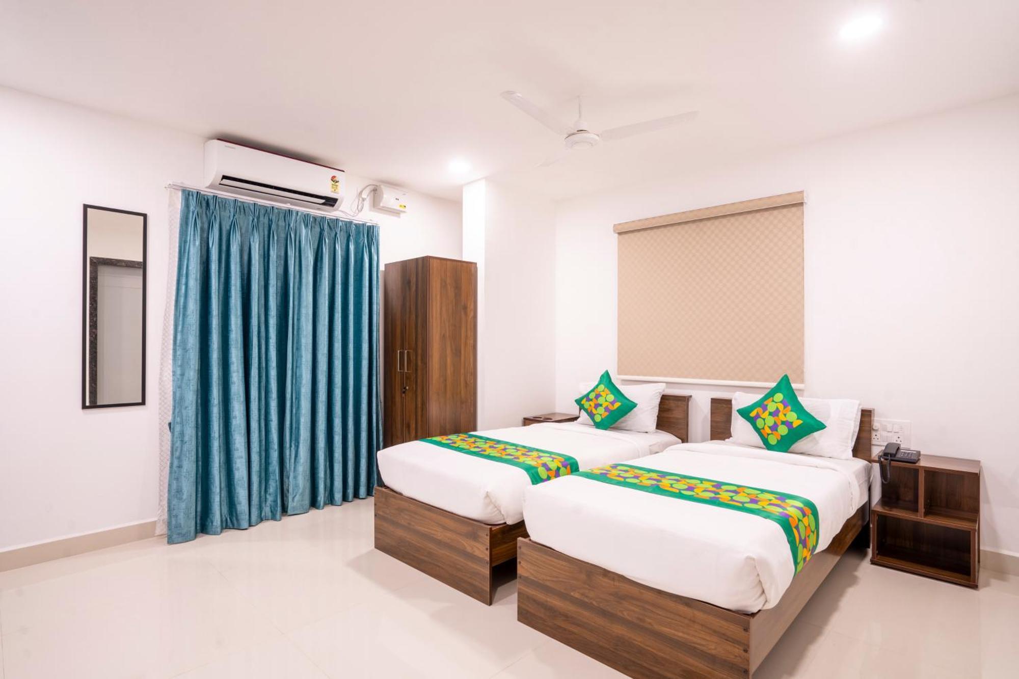 Treebo De Alphabet Gachibowli Otel Haydarabad Dış mekan fotoğraf