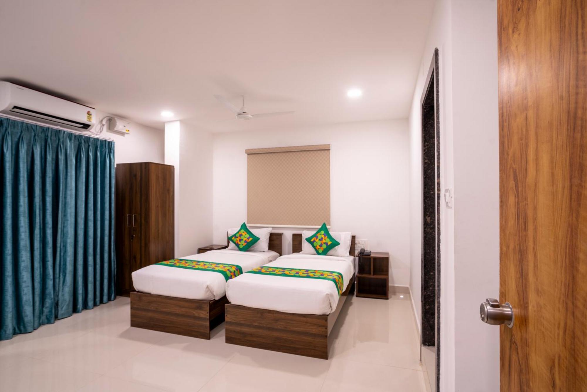 Treebo De Alphabet Gachibowli Otel Haydarabad Dış mekan fotoğraf