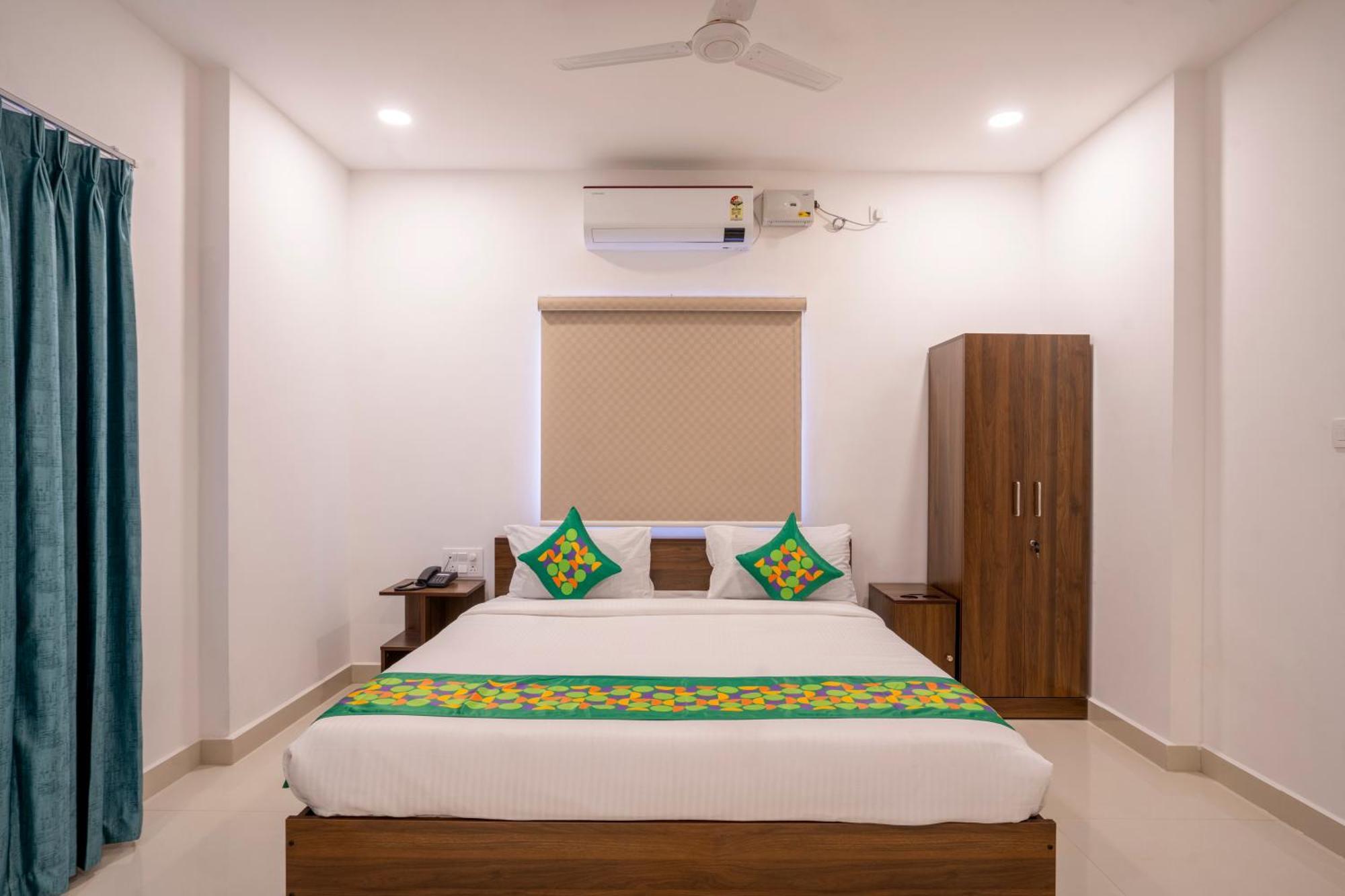 Treebo De Alphabet Gachibowli Otel Haydarabad Dış mekan fotoğraf