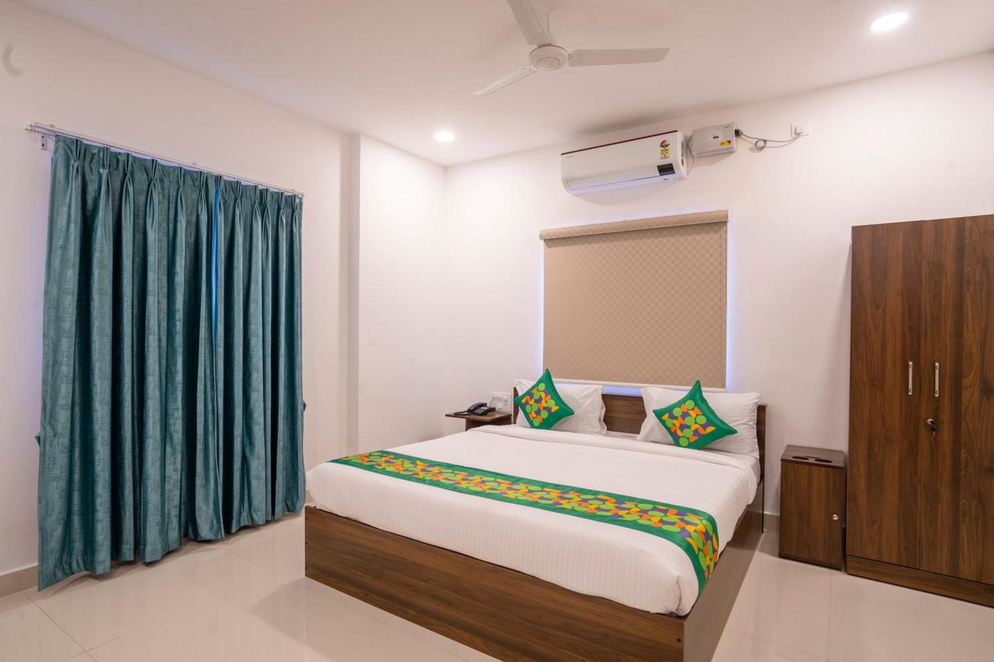 Treebo De Alphabet Gachibowli Otel Haydarabad Dış mekan fotoğraf