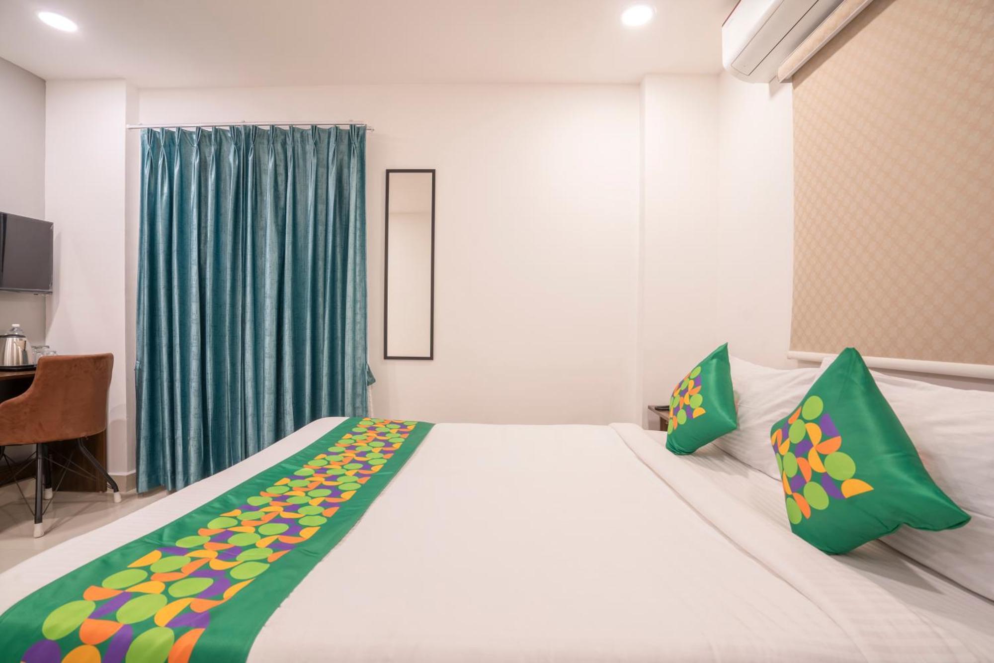 Treebo De Alphabet Gachibowli Otel Haydarabad Dış mekan fotoğraf