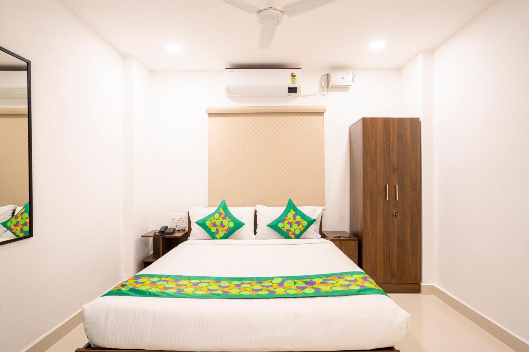 Treebo De Alphabet Gachibowli Otel Haydarabad Dış mekan fotoğraf