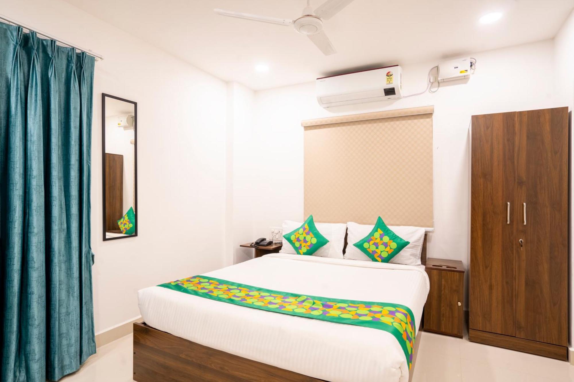 Treebo De Alphabet Gachibowli Otel Haydarabad Dış mekan fotoğraf