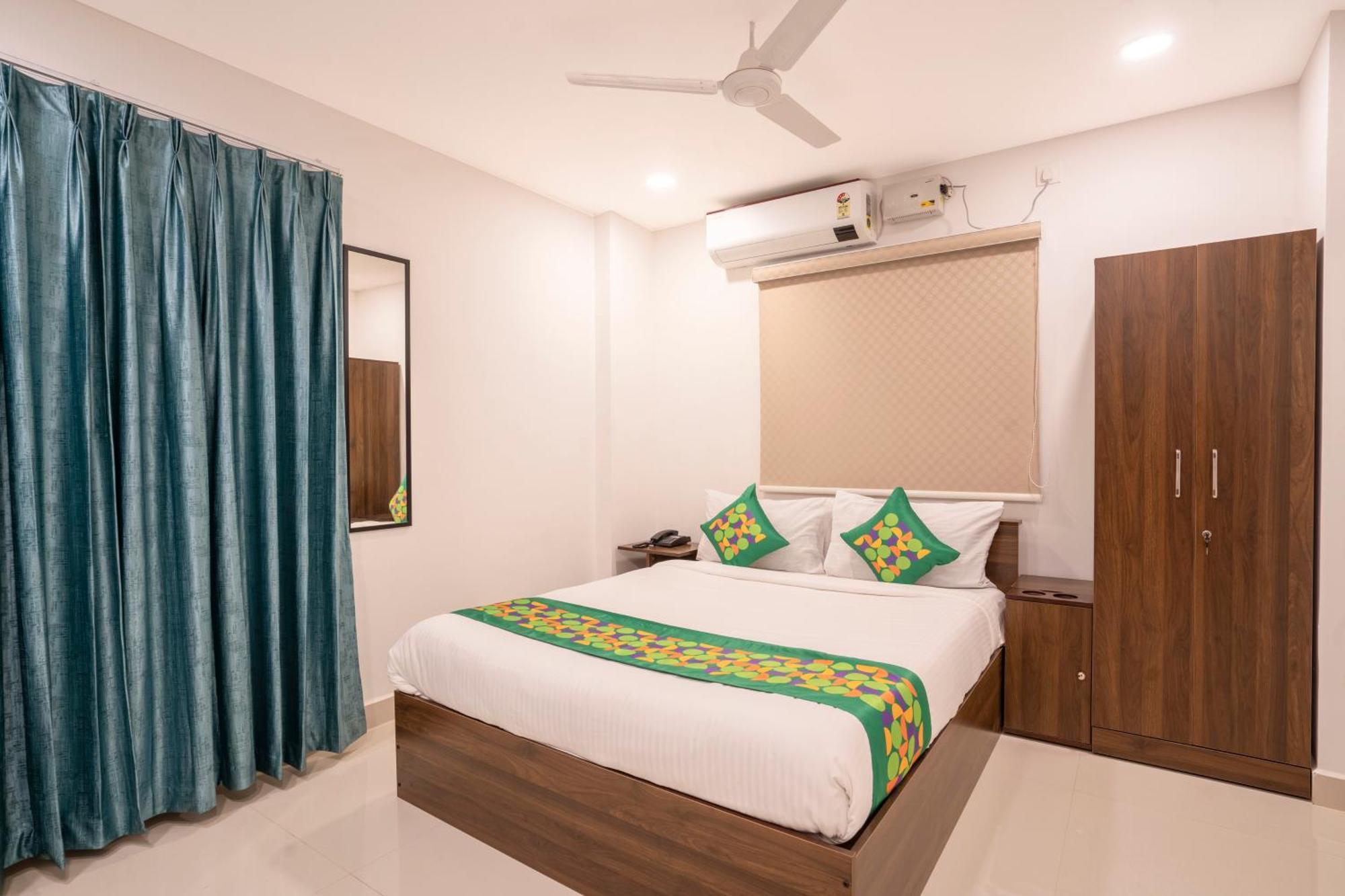 Treebo De Alphabet Gachibowli Otel Haydarabad Dış mekan fotoğraf