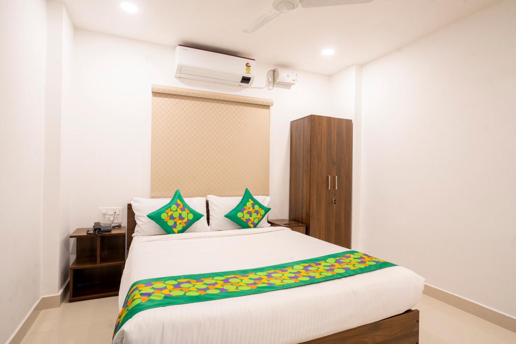 Treebo De Alphabet Gachibowli Otel Haydarabad Dış mekan fotoğraf