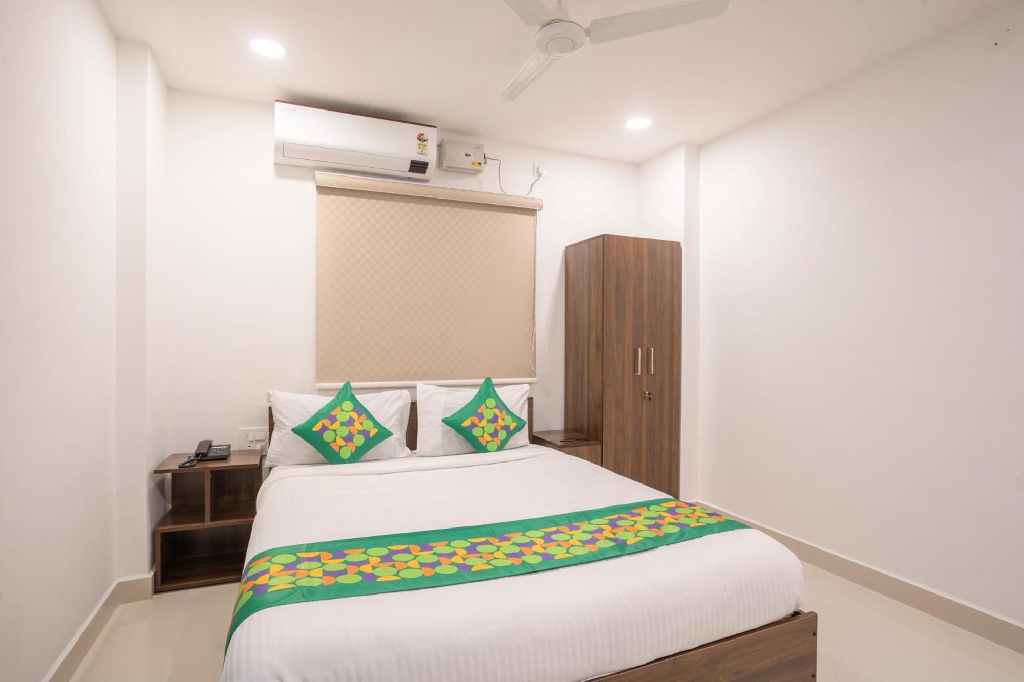 Treebo De Alphabet Gachibowli Otel Haydarabad Dış mekan fotoğraf