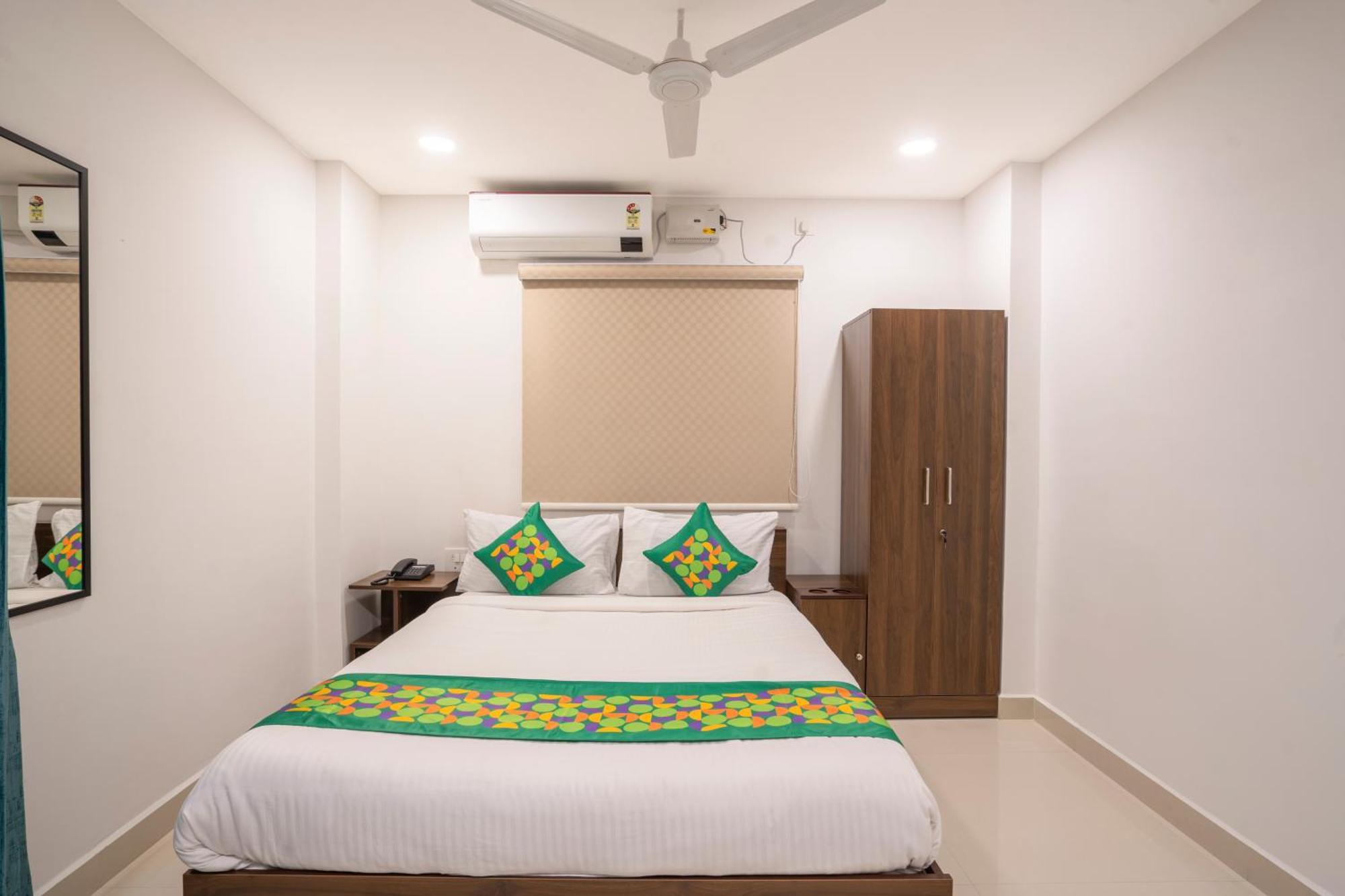 Treebo De Alphabet Gachibowli Otel Haydarabad Dış mekan fotoğraf